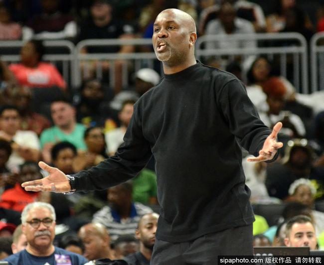 在本场与芬 在本场与芬