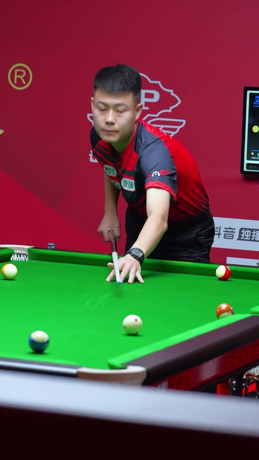 显得不够稳 显得不够稳